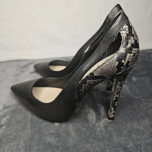 Zara‎ Black Snakeskin Print  Pointed Toe Heels